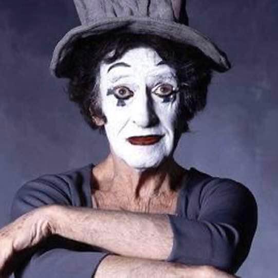 Le mime Marceau avec son célébre personnage "BIP"